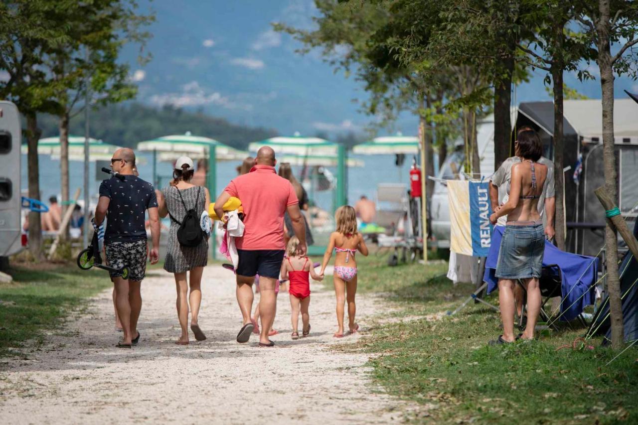 Mobilehomes In Pieve Vecchia - Norditalienische Seen 22044 Manerba del Garda Kültér fotó